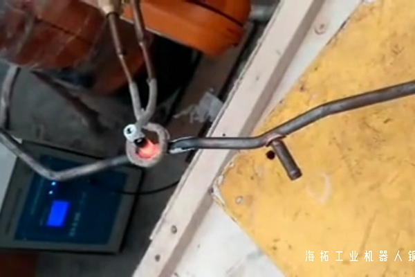 手持式高频焊机搭配机械手臂与感应钎焊的完美融合