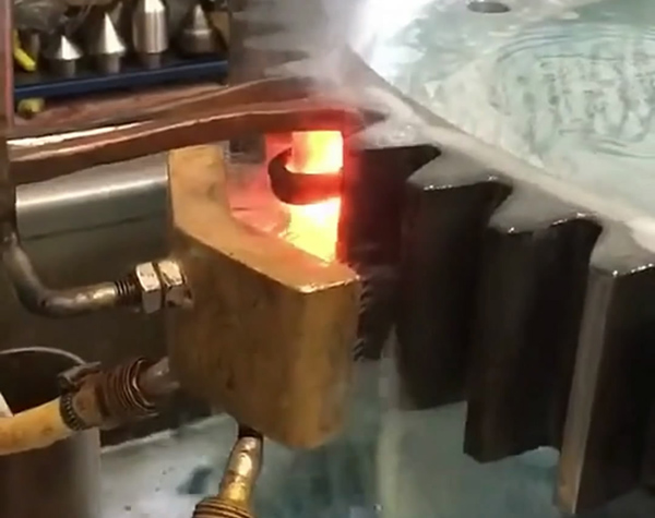 解了淬火和回火及其淬火和回火的作用，淬火和回火解决有什么目的