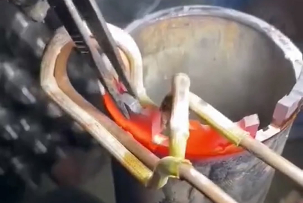 高频直缝焊接是一种压力焊接，挤压力有什么对应作用？