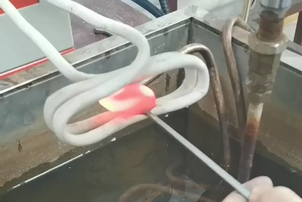 调羹淬火，勺子退火热处理用超高频淬火设备