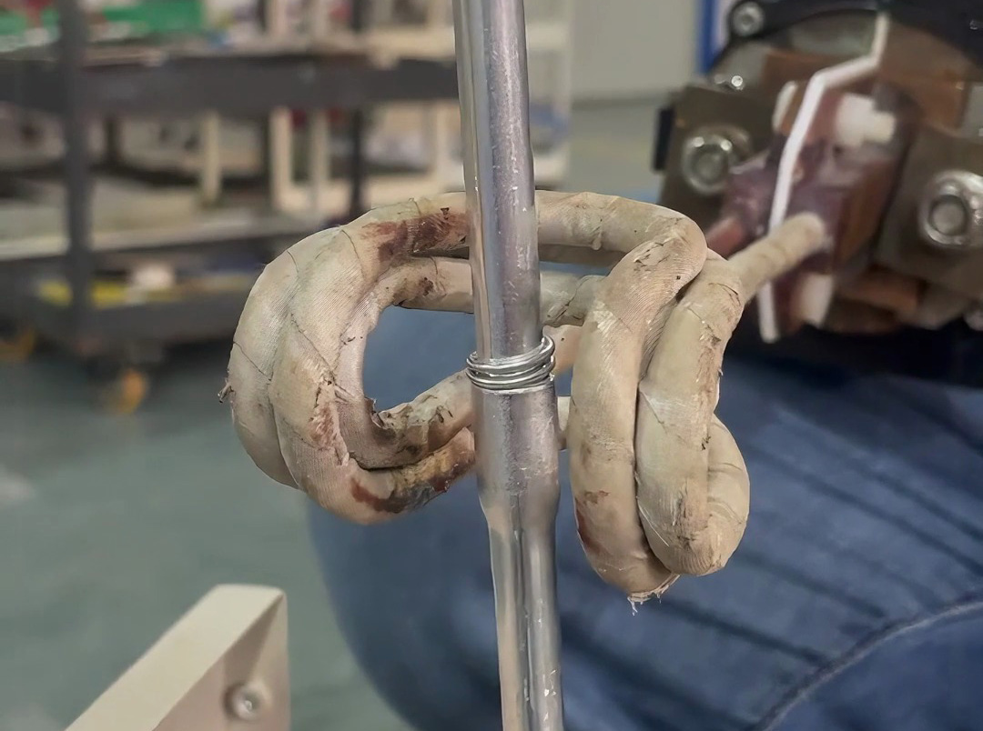 标准件铝管焊接可以用火焰焊接方法，也可以使用手持式高频焊机焊接