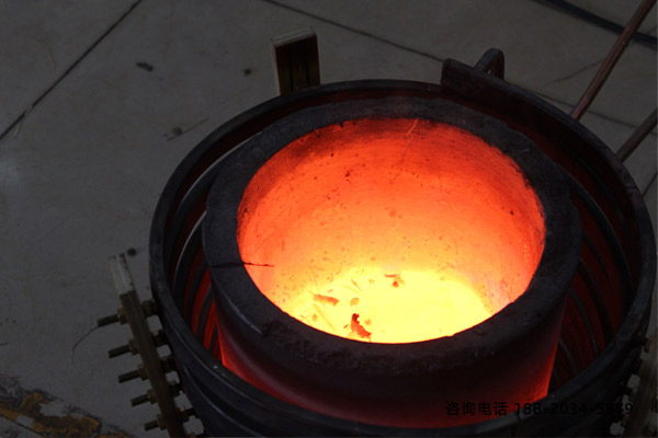 广东吕合金熔炼炉工作